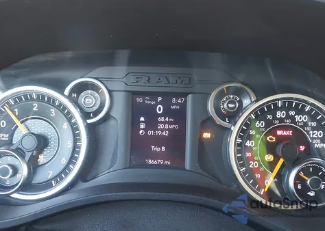 2021 Ram 1500 Tradesman 4X4 5'7 Box z USA, uszkodzony, nr VIN 1C6SRFGT9MN834639